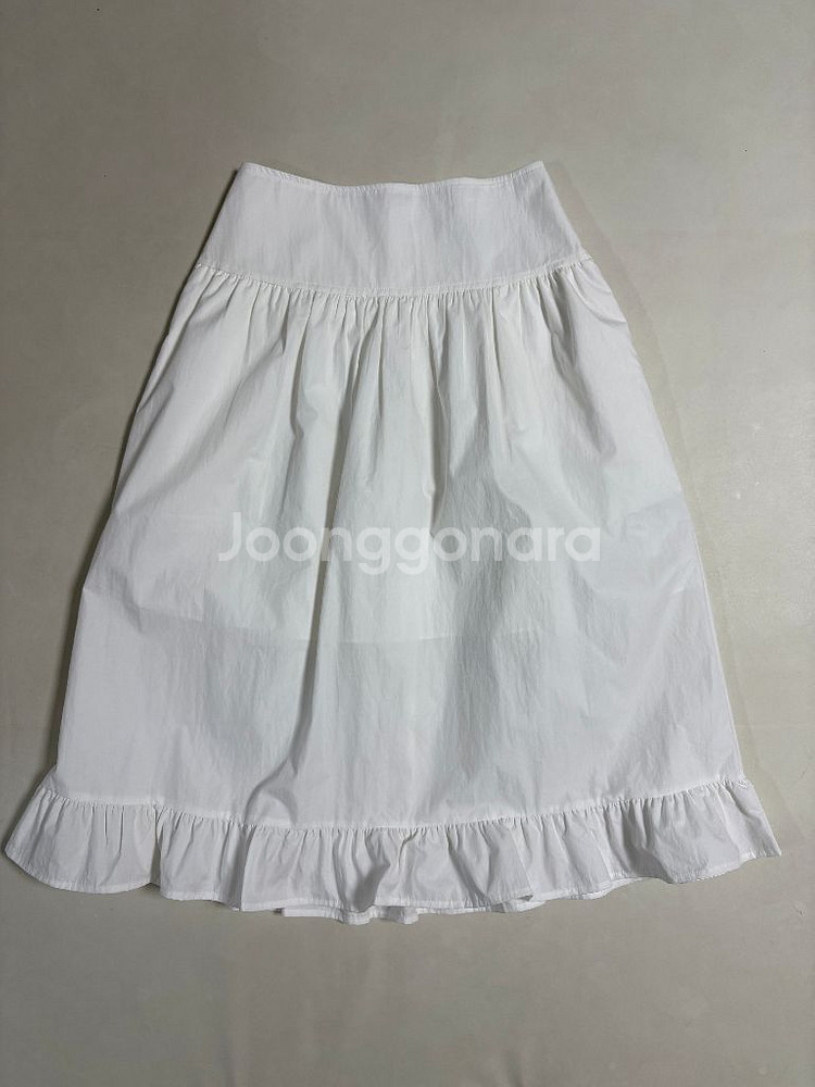 홈바디띵즈x빅토리아 프릴 스커트 택달린 새상품 화이트1사이즈--0