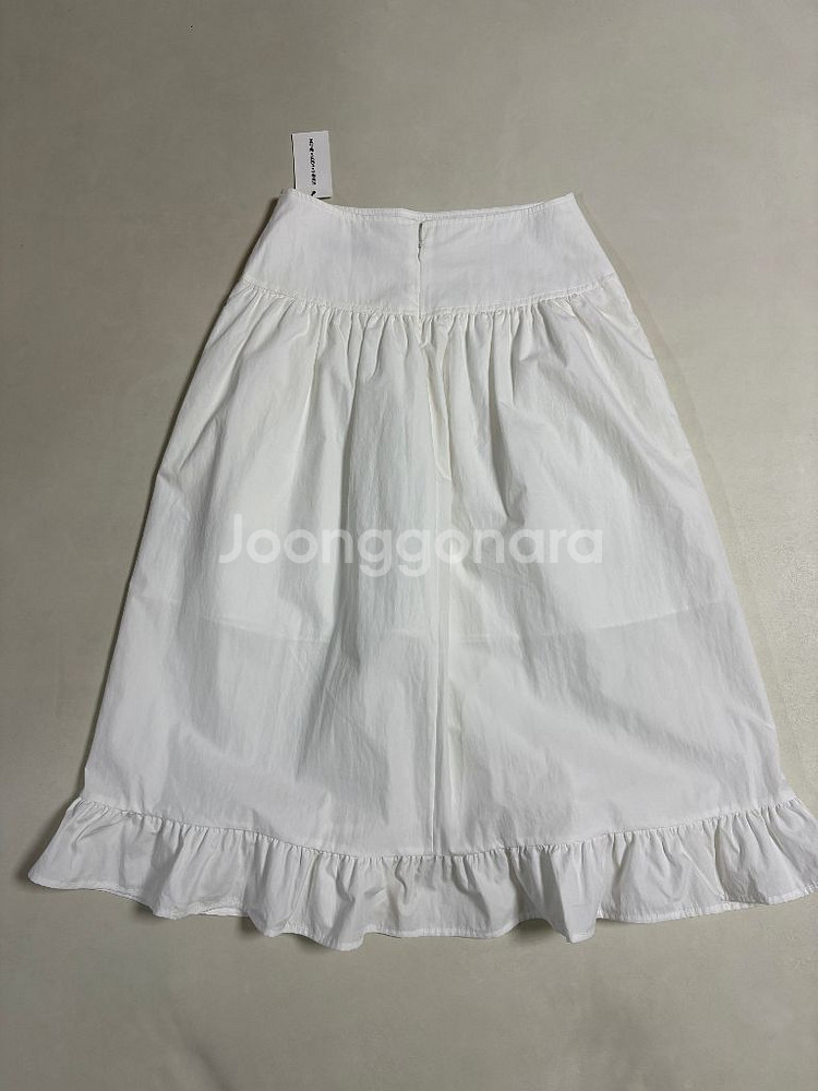 홈바디띵즈x빅토리아 프릴 스커트 택달린 새상품 화이트1사이즈--1