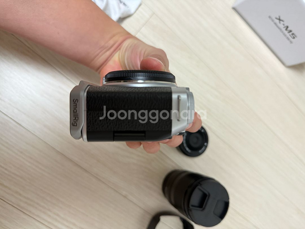 후지필름 x-m5 실버 바디 판매합니다--3