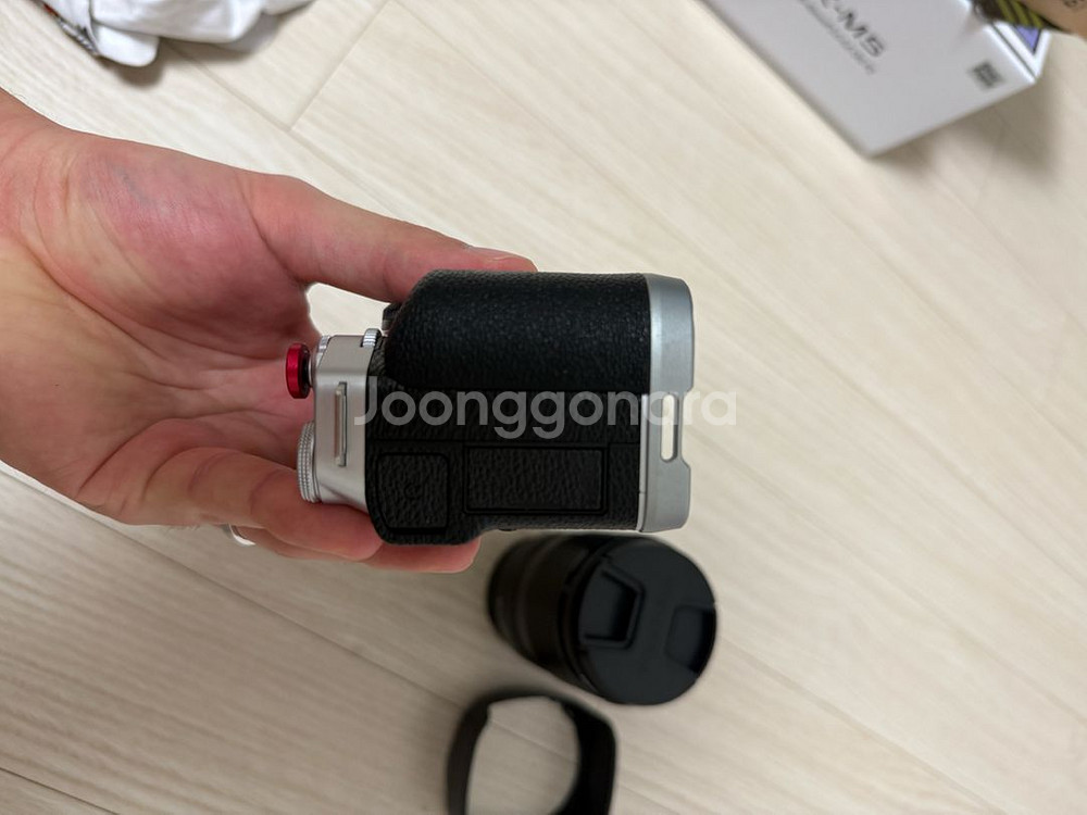 후지필름 x-m5 실버 바디 판매합니다--4