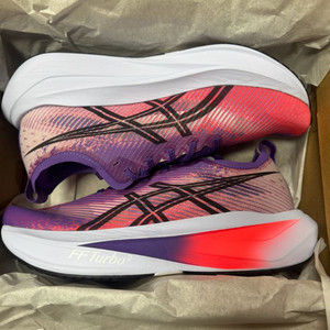 아식스 메가블라스트 러닝화 280