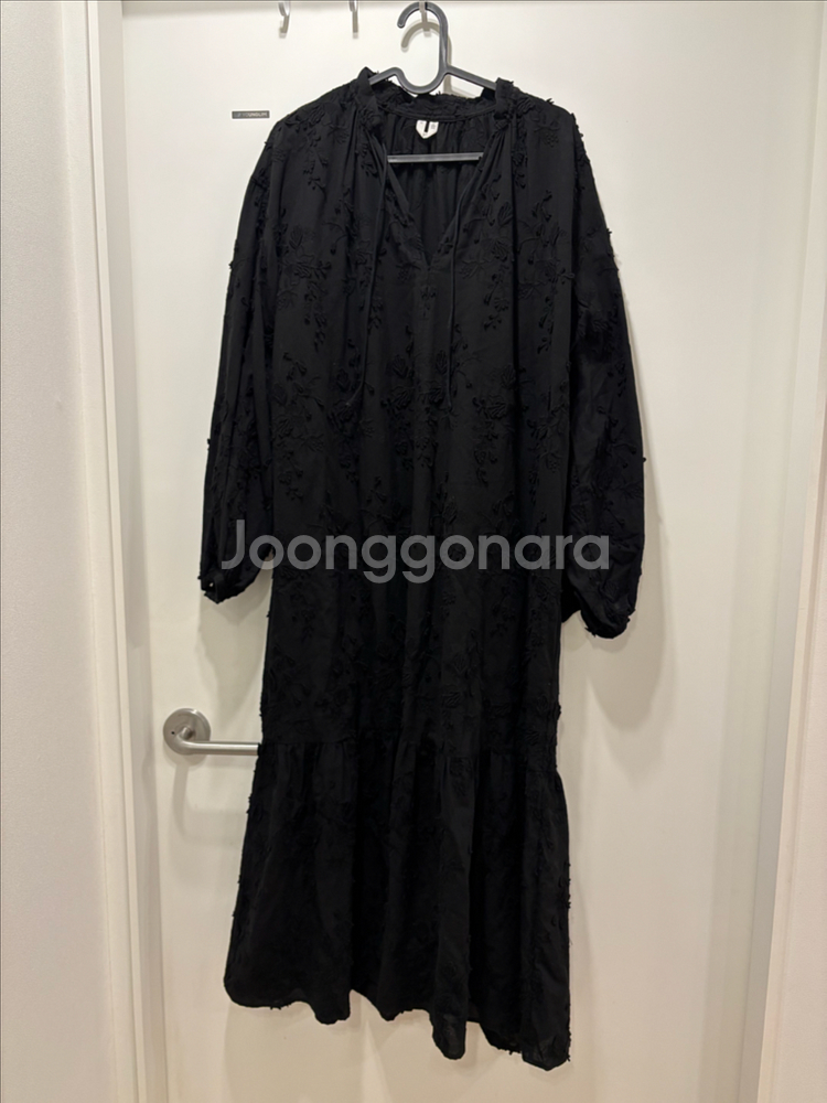 아르켓 블랙 자수 롱 원피스--0