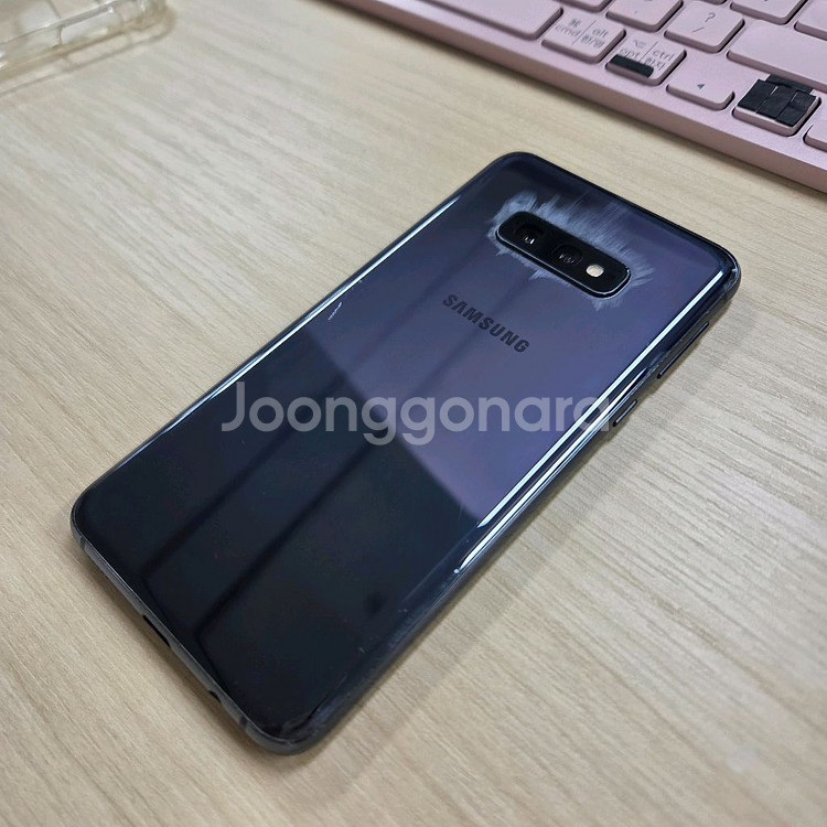 갤럭시 S10e 블랙 128GB, 램 6GB 상태 좋아요--3