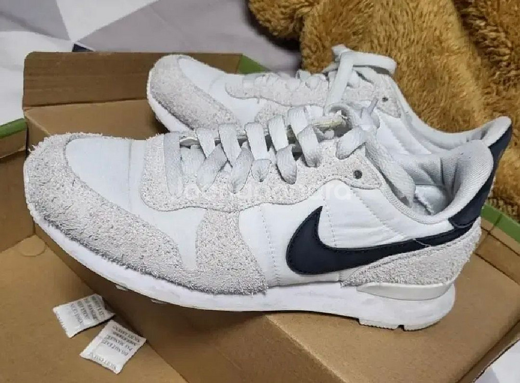 나이키우먼스 인터내셔널225 해외정품 1회실착--0