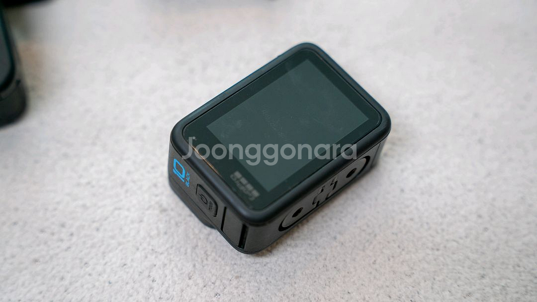 고프로 10과 조명,마이크 모듈 등 기타 악세사리 모두 판매합니다--2