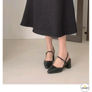 에브리모닝 러메인 스트랩 슬링백 힐 230사이즈