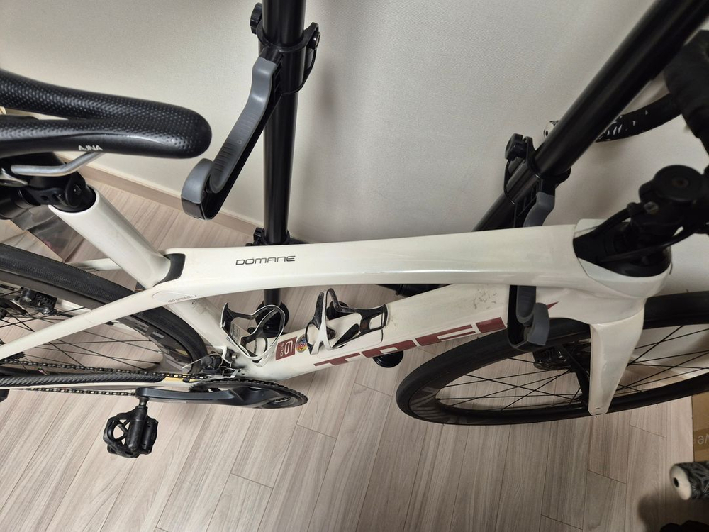 트렉 treck 로드자전거 도마니sl6 카본 +아비아브휠 팝니다 이미지