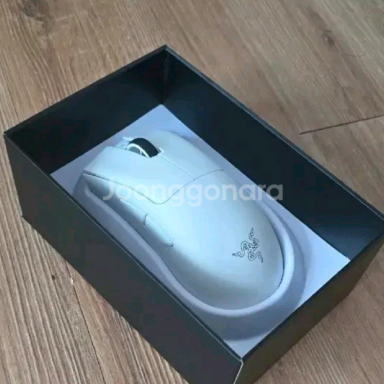 레이저 데스에더 V3 Pro 화이트 무선 마우스 풀박스--5