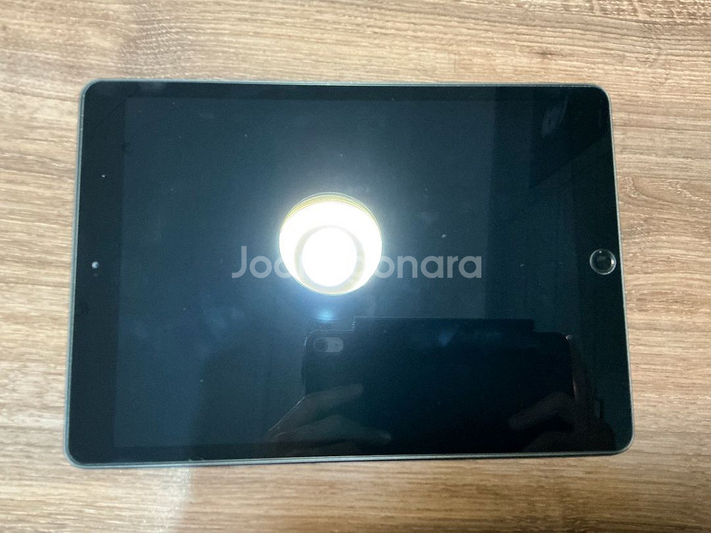 아이패드 에어 4세대 64GB 외이파이 + 케이스--0