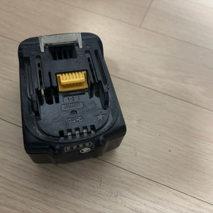 정품 마끼다 배터리 18v 3Ah