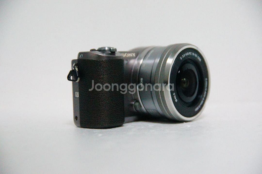 [소니] A5100 브라운 4,183컷 미러리스 팝니다--2
