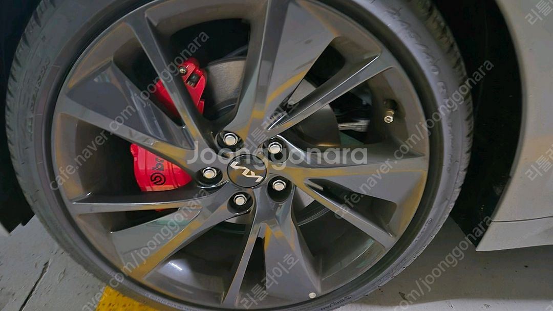 제네시스 g70_ 다크스퍼터링휠 19인치 휠 (리어옵셋)--1