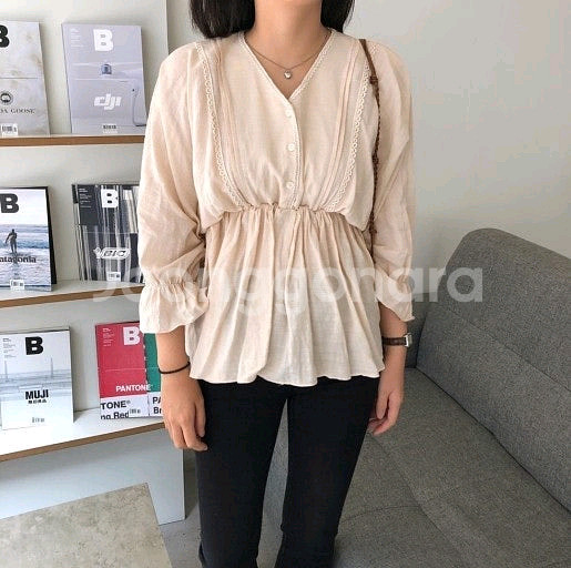 새상품) 퓨어다 브이넥 린넨 밴딩 레이스 프릴 여신 블라우스 / 파인땡큐 가내스라 메리어라운드 체리코코 아뜨랑스--6