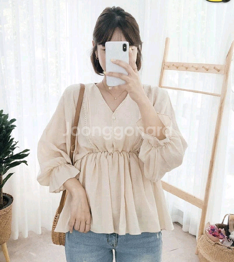 새상품) 퓨어다 브이넥 린넨 밴딩 레이스 프릴 여신 블라우스 / 파인땡큐 가내스라 메리어라운드 체리코코 아뜨랑스--7