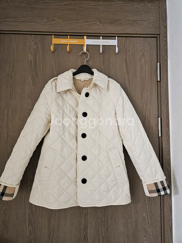 버버리 퀼팅 자켓--0