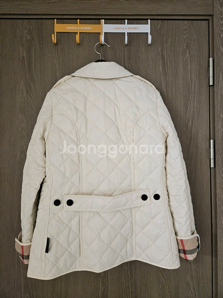 버버리 퀼팅 자켓--3