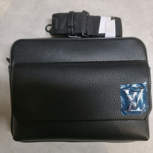 (새상품)루이비통 남성 크로스백