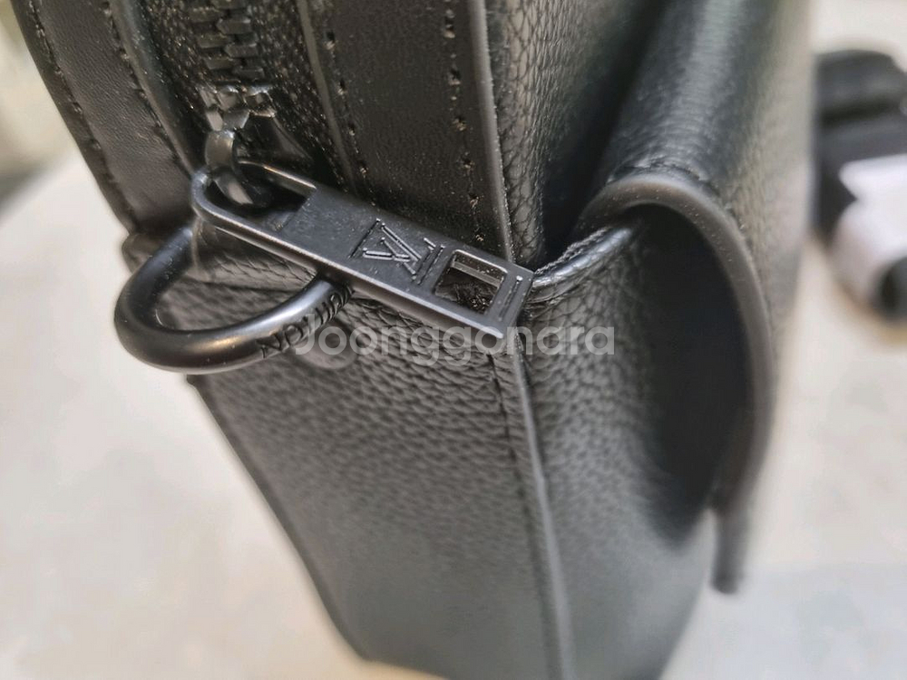 (새상품)루이비통 남성 크로스백--7