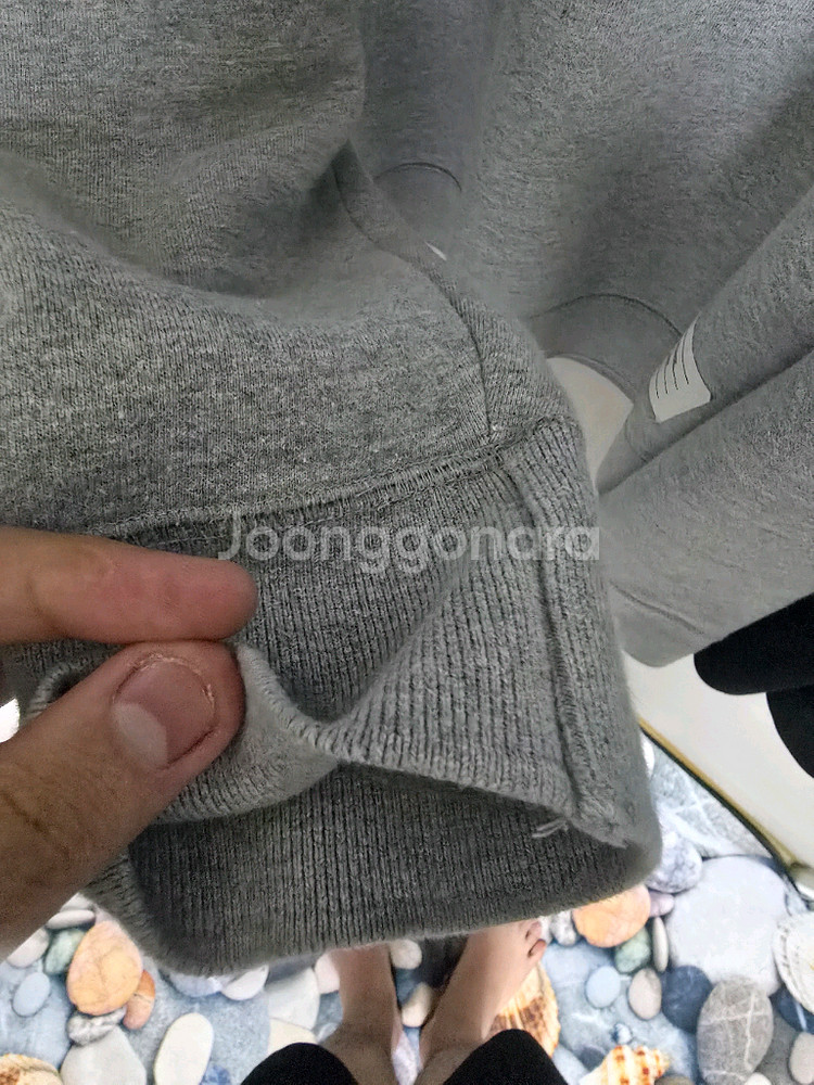 정품 톰브라운 사선완장 그레이 맨투맨 6사이즈 급처--6