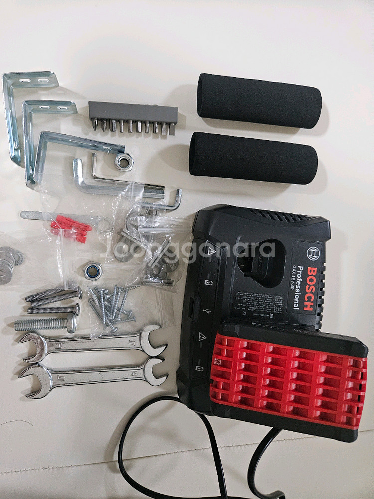보쉬 H35S 전동박스 케이스만 + 충전기 세트--1