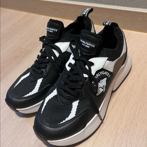 미착용 새제품 택포 ) 파리게이츠 여성골프화 250 사이즈