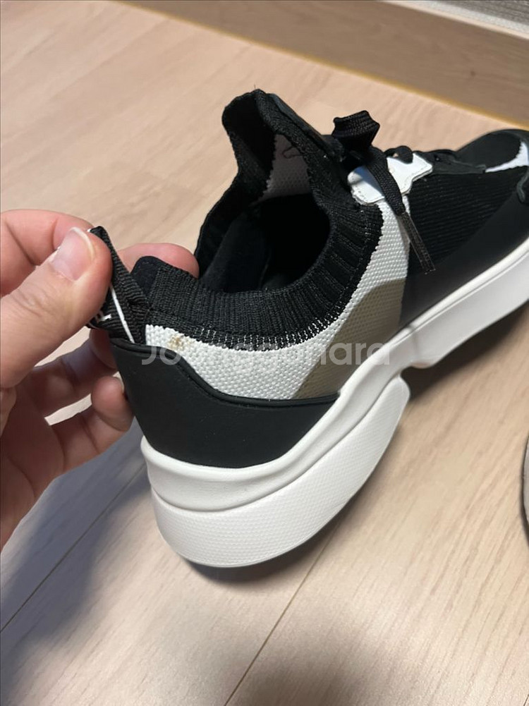 미착용 새제품 택포 ) 파리게이츠 여성골프화 250 사이즈--2