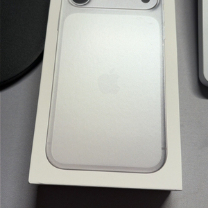 아이폰17 프로 맥스 1테라 실버 미개봉 무음판