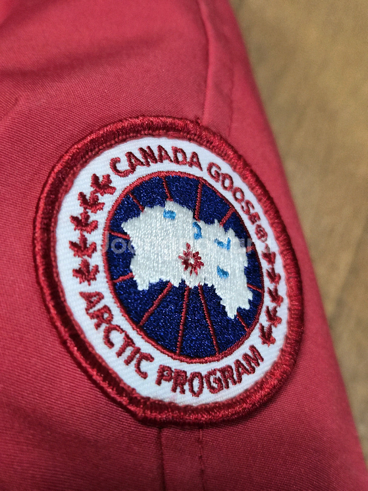 (정품) 캐나다구스 12Y 칠리왁 패딩 (명품 키즈 어린이)--1