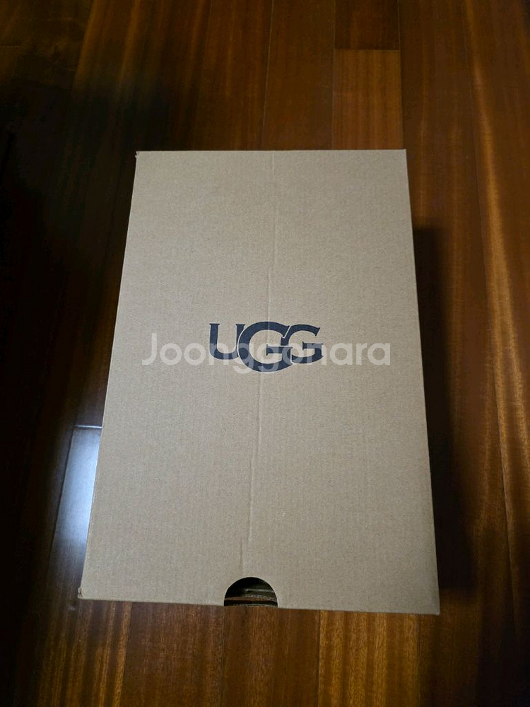 정품 미국 어그 플러프 예 클로그 빅키즈 5 새제품--1