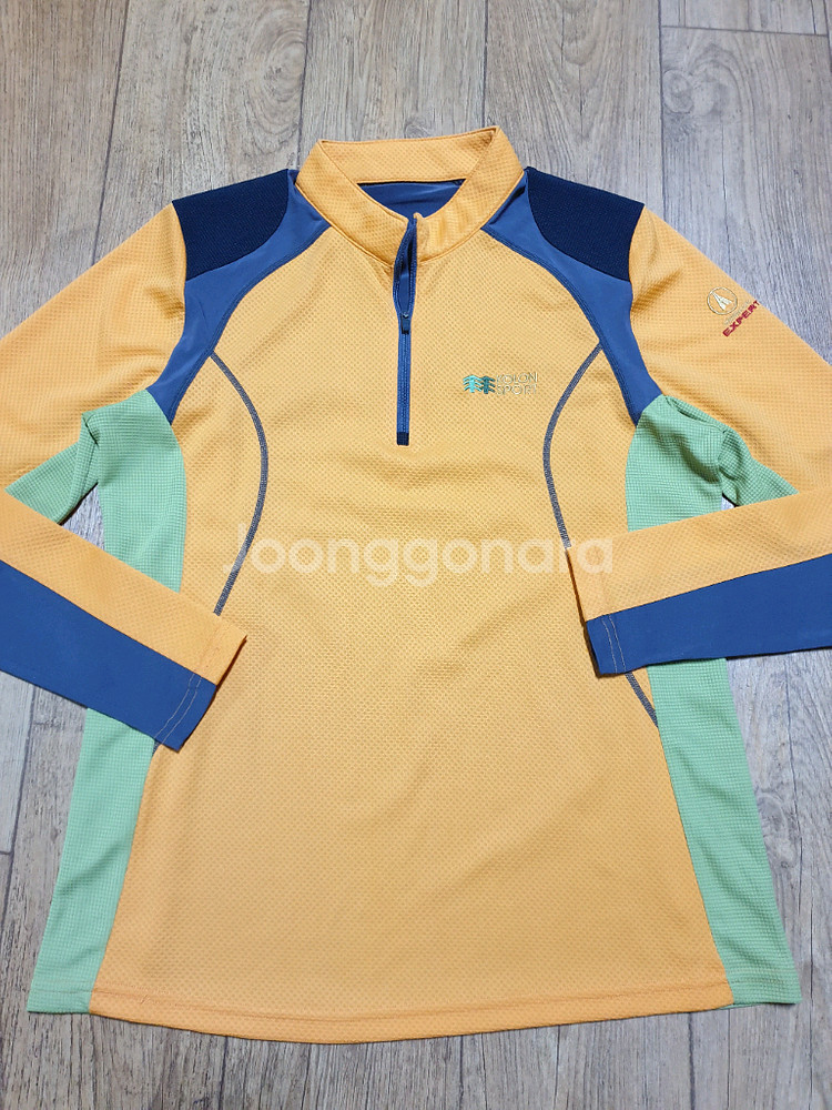 1102 코오롱 아웃도어 반집업 90 사이즈입니다--6