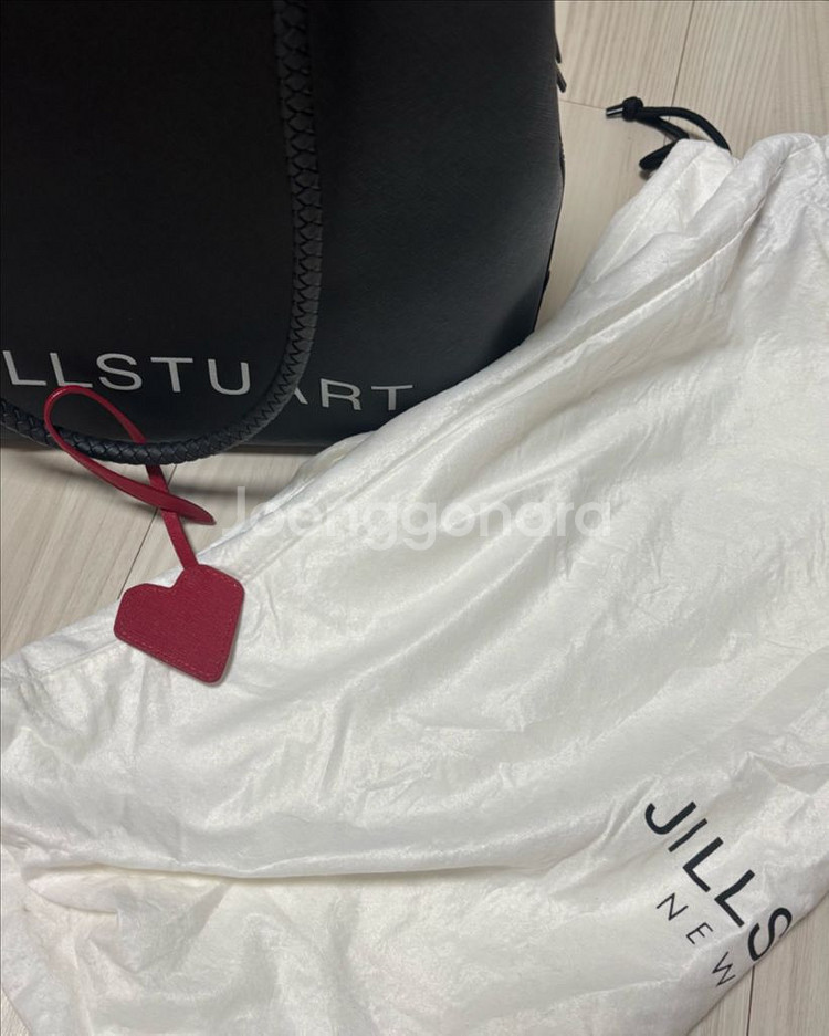 질스튜어트 레터링 하트 숄더백--1