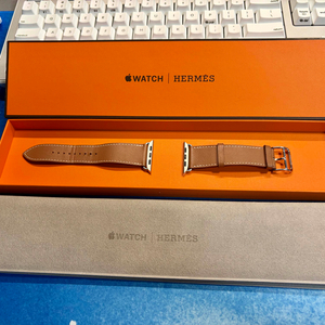 애플워치 에르메스 정품 골드 싱글 투어 가죽 스트랩 판매합니다