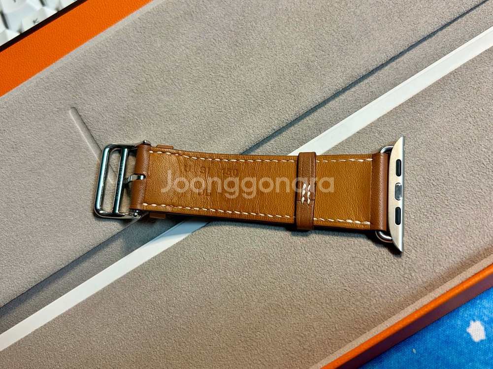 애플워치 에르메스 정품 골드 싱글 투어 가죽 스트랩 판매합니다--3