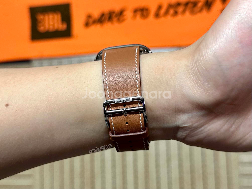 애플워치 에르메스 정품 골드 싱글 투어 가죽 스트랩 판매합니다--6