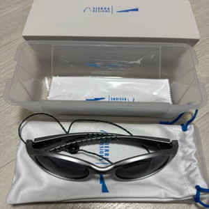 [SIERRA X PROGRESS] 모조(MOJO) 선글라스 실버 미사용품 팝니다