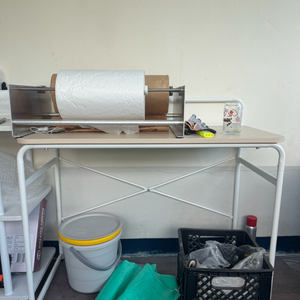 종이 뽁뽁이 틀과 책상 일괄