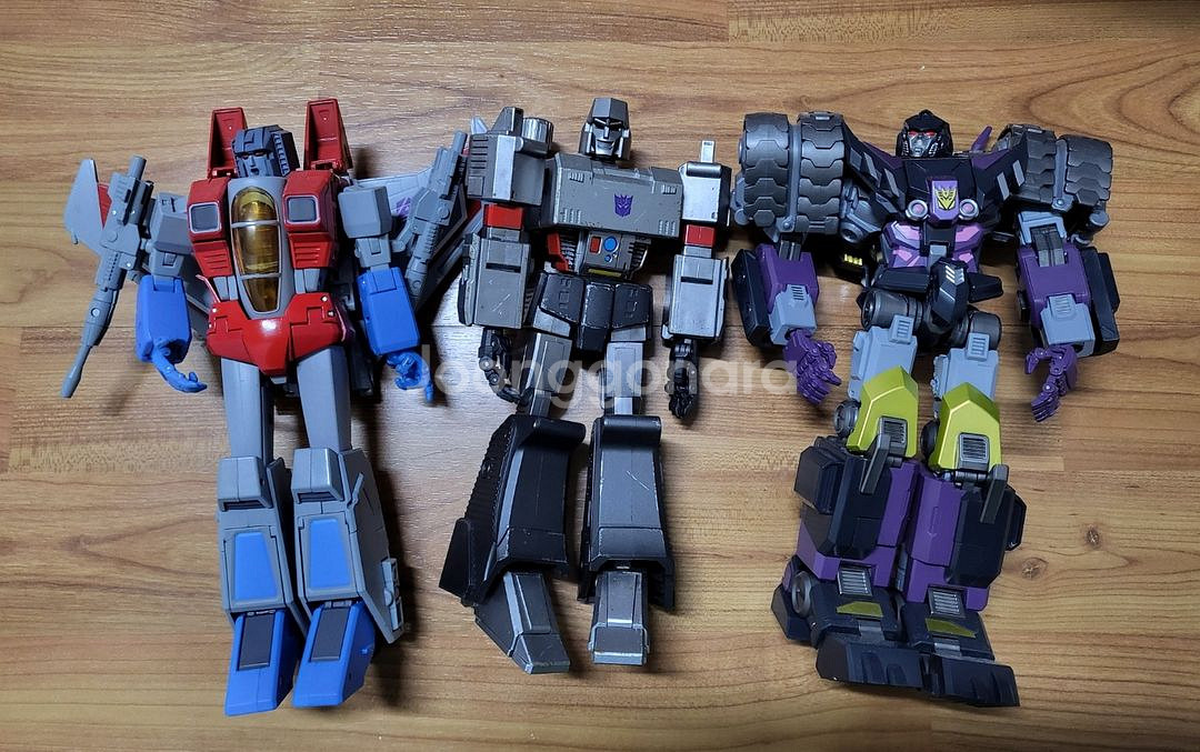 트랜스포머 제품들 몇 가지 판매합니다. 블로키, 해즈브로, 팬즈토이즈 등.--2