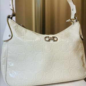 페라가모 간치니 숄더백