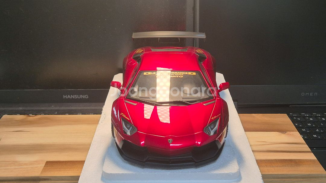 1:18 오토아트 LB 아벤 다이캐스트 팝니다.--1