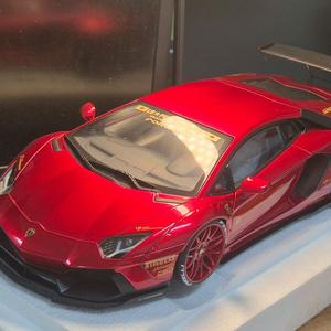 1:18 오토아트 LB 아벤 다이캐스트 팝니다.