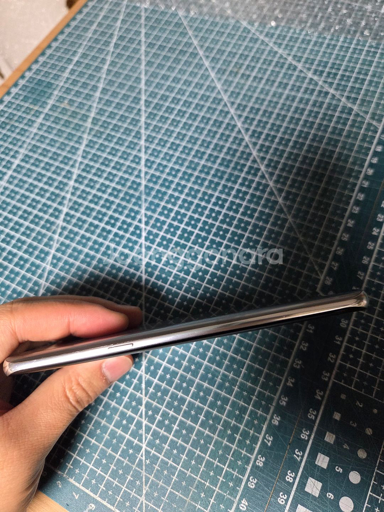 개인 A급 삼성 갤럭시 S8 64GB 실버 (아이폰도 판매)--4