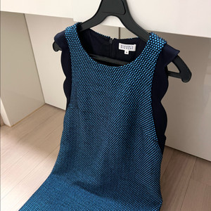 끌로디피에로 물결 스캘럽 민소매 원피스 나시 블루 하객룩 트위드 마쥬산드로