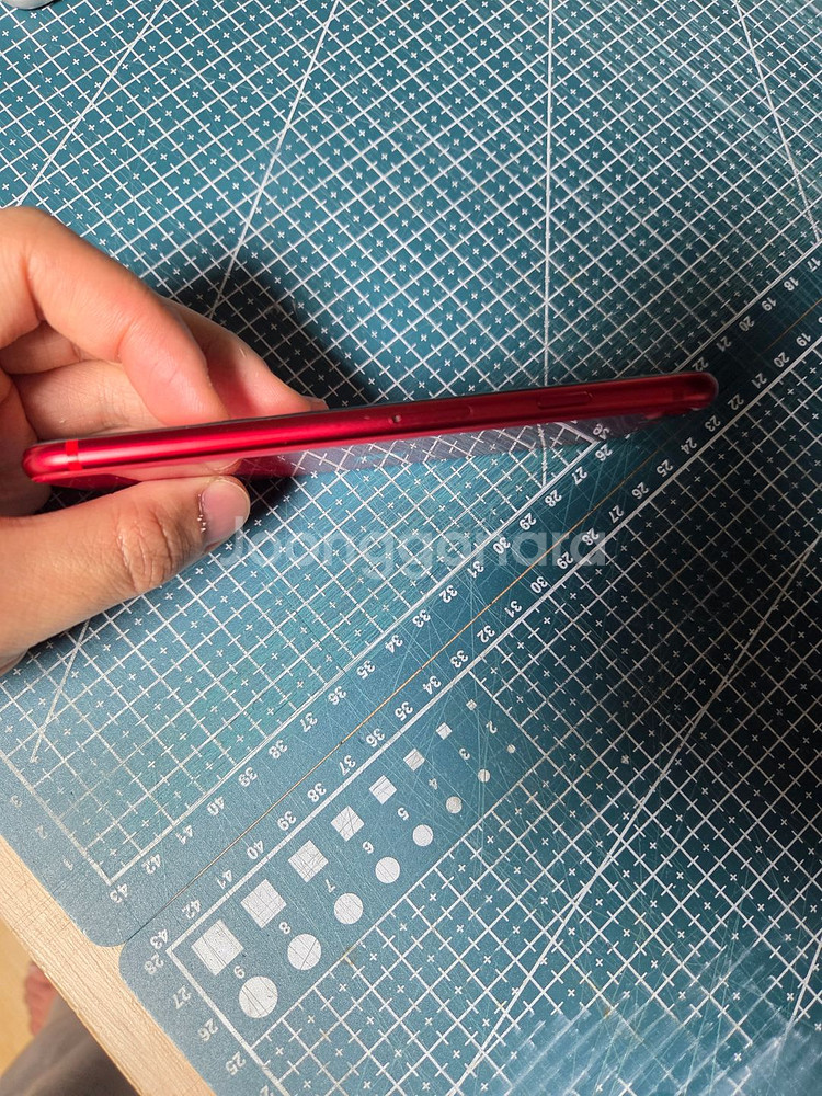 개인 아이폰 SE2 64GB 레드 (76%) 판매합니다.--1