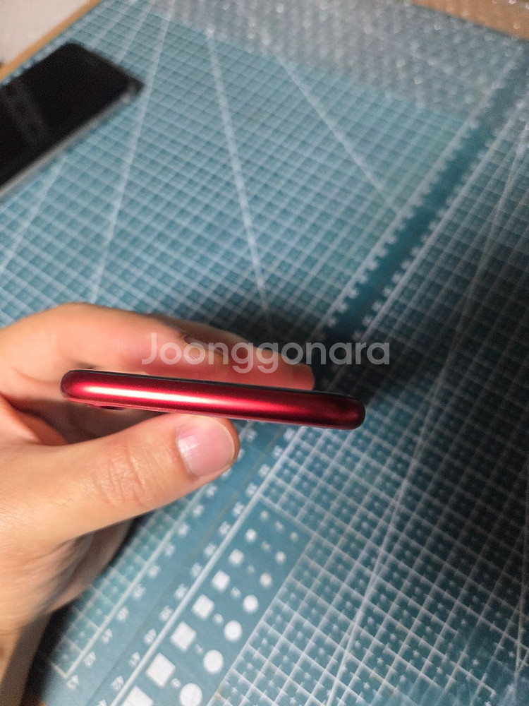 개인 아이폰 SE2 64GB 레드 (76%) 판매합니다.--4