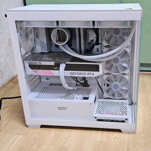 AMD 라이젠 7 7800X3D 게이밍 본체 판매합니다