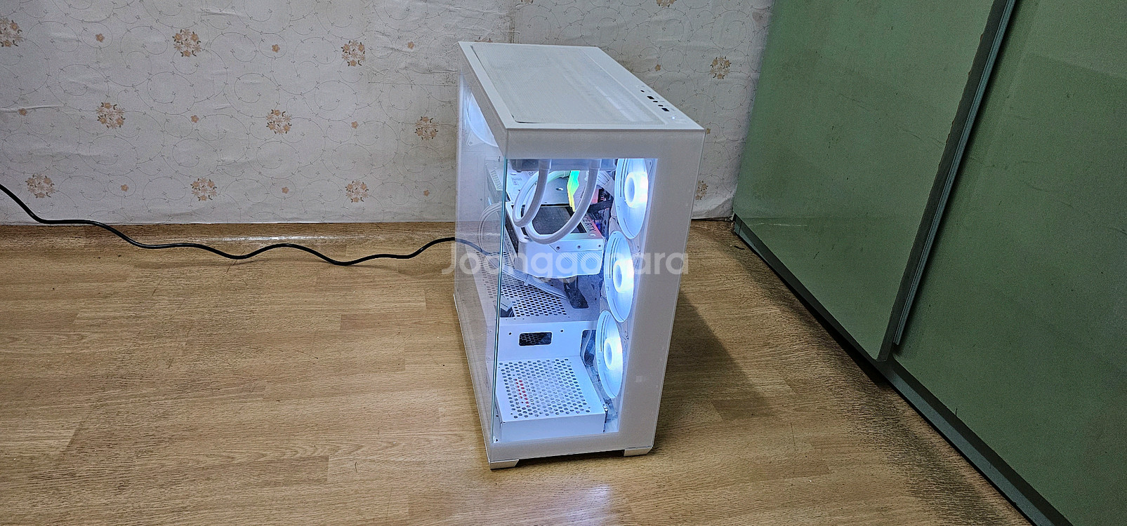 AMD 라이젠 7 7800X3D 게이밍 본체 판매합니다--2