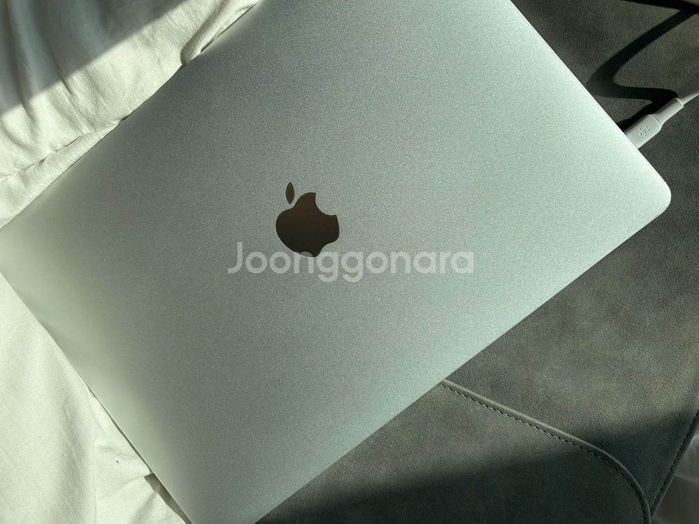 맥북에어M1 13 8G 256 배터리 95--0