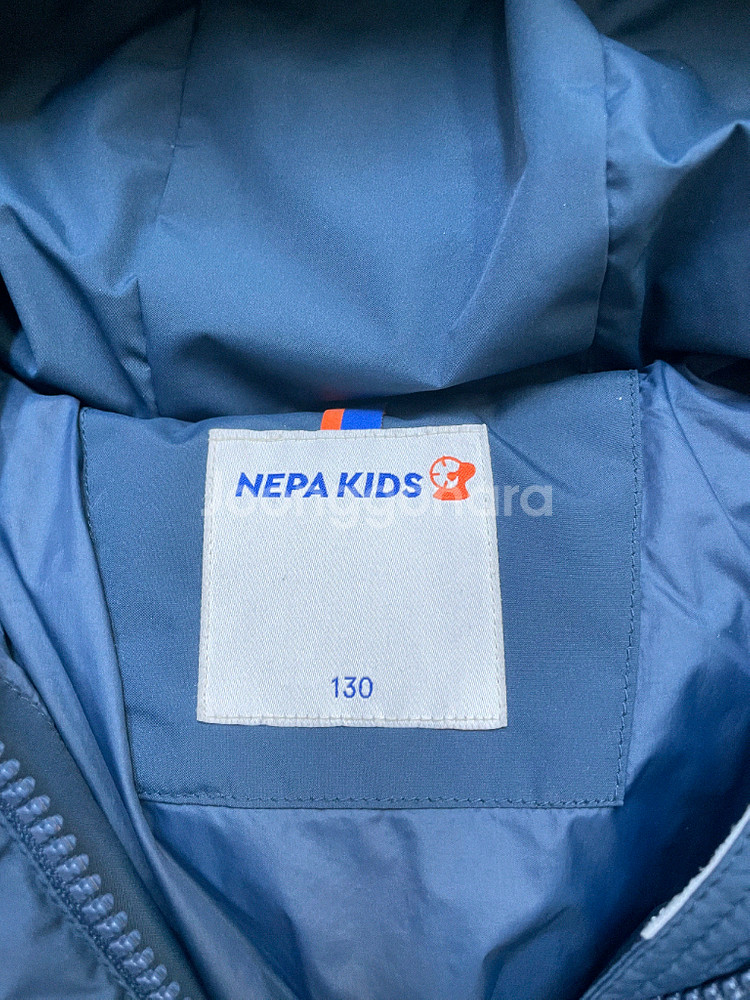 네파 키즈 패딩 130사이즈 판매합니다. 투톤 색상으로 남아 여아 모두 잘 어울립니다. RDS 인증 받은 제품이라--2