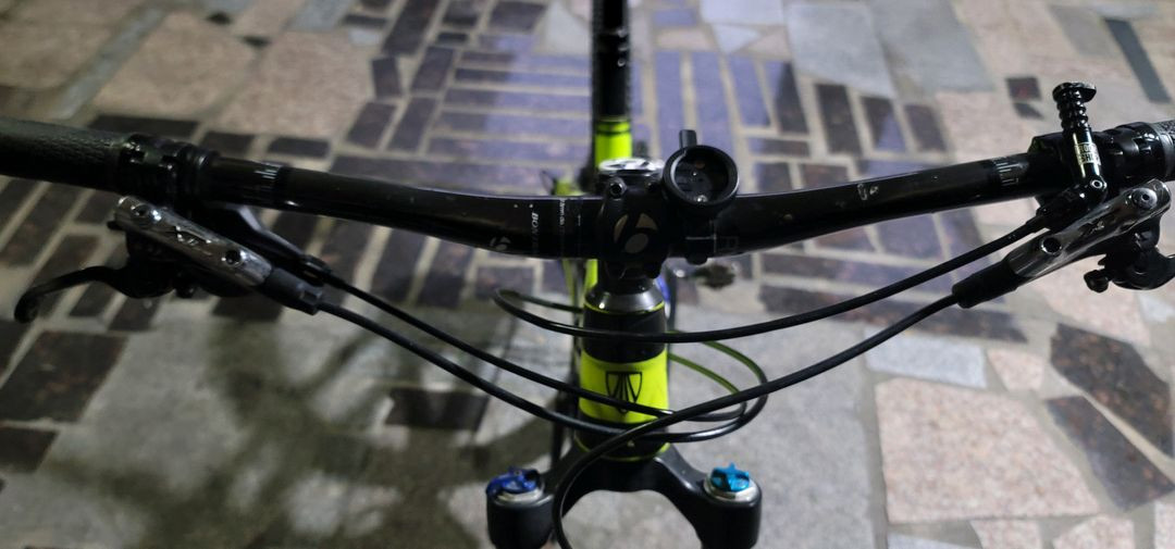 트렉 카본 mtb 풀샥 자전거 팝니다 이미지