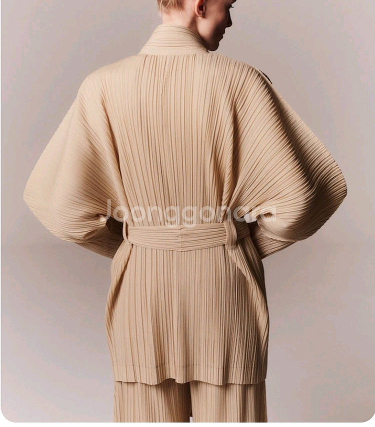 이세이미야케 플리츠플리즈 코트 울 플리츠 코트 라이트 베이지 3사이즈--4